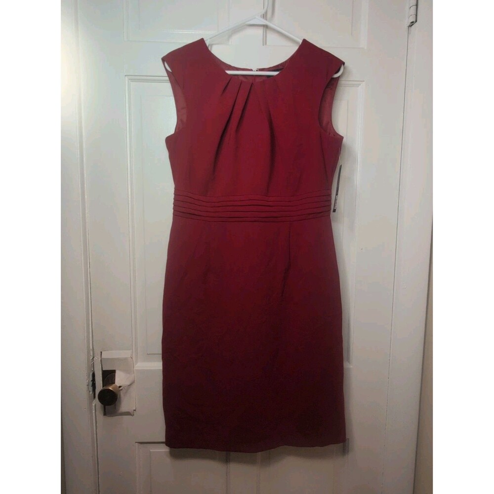 NWT Tahari Arthur S.Levine Career Red Texture Sleeveless Sheath Dress Sz 10 $129